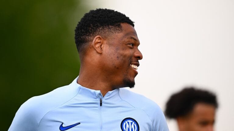 Denzel Dumfries remains Manchester United target as Inter Milan contract talks stall