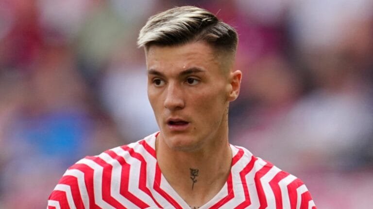 Benjamin Sesko at the centre of Premier League transfer battle as Chelsea look for Victor Osimhen alternatives