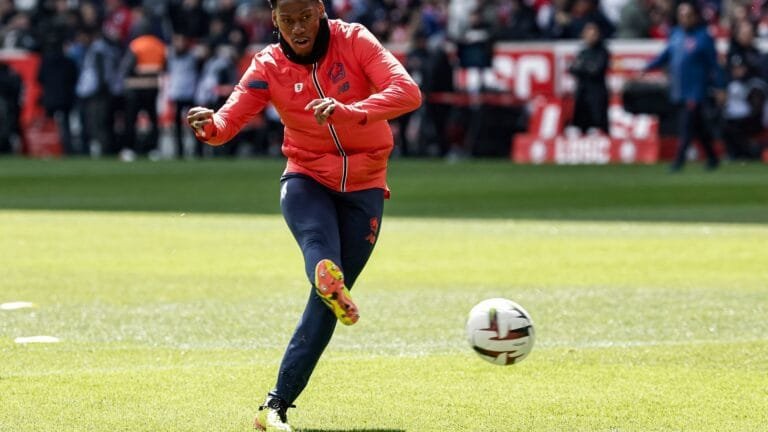 Manchester United and Premier League rivals offered chance to sign Ligue 1 goal machine in cut-price transfer