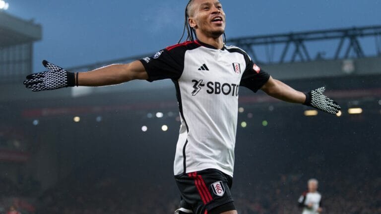 Bobby De Cordova-Reid joins Premier League rival on free transfer after Fulham talks collapse