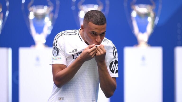 Kylian Mbappe relived iconic Cristiano Ronaldo moment at Real Madrid presentation in front of 80,000 fans