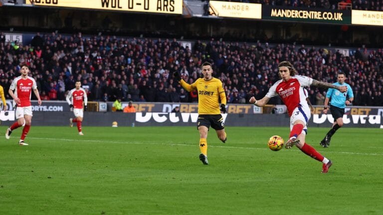Player ratings as 10-man Gunners claim hard-fought win