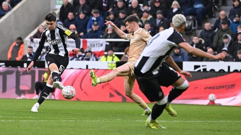 Player ratings as Magpies rally after early scare