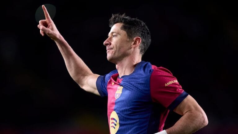 Robert Lewandowski drops significant update on Barcelona future