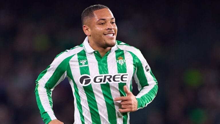 Barcelona closing in on complex deal to sell Vitor Roque