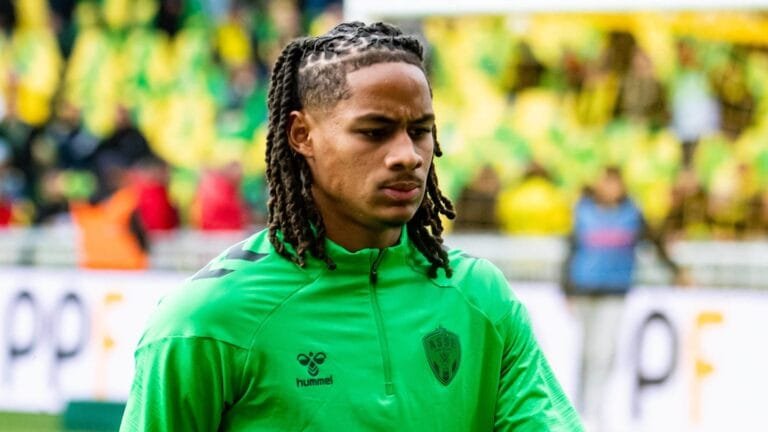 Chelsea sign Ligue 1 midfielder on eight-year contract