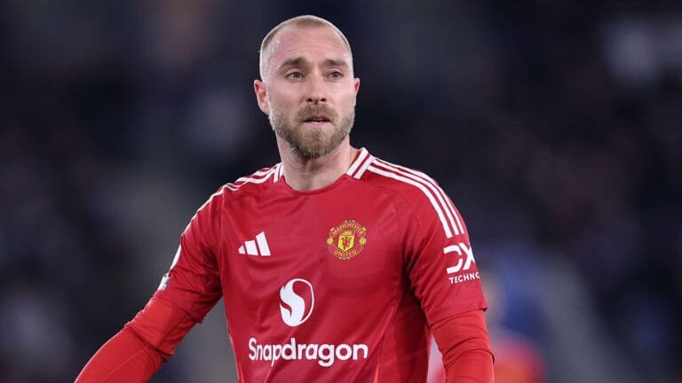 Man Utd midfielder expecting summer exit & reveals options for next move