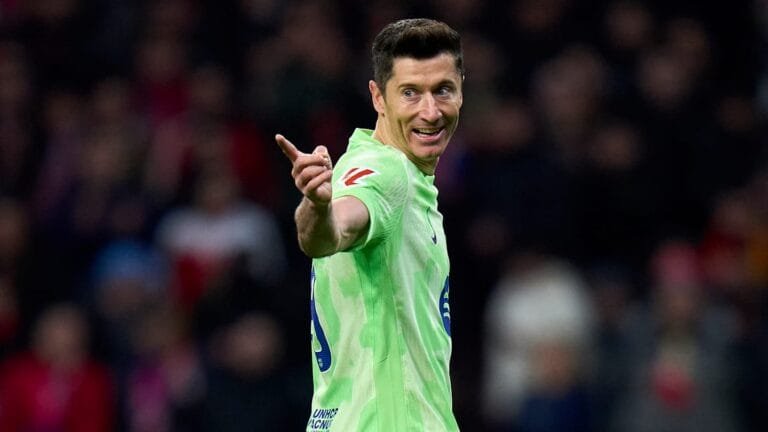 Robert Lewandowski offers injury update after international break scare