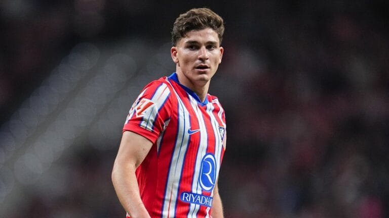 Barcelona eye rival striker as Robert Lewandowski replacement