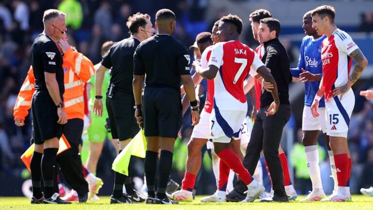 Mikel Arteta hits out at referee after Arsenal slip up against Everton