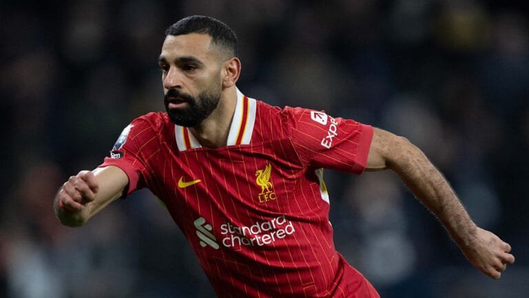 Mohamed Salah considered shock move to Premier League rivals