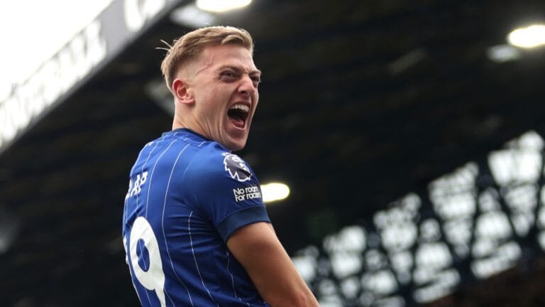 Liam Delap holds talks with Man United and will also meet Premier League rival