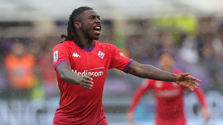 Man Utd rival Barcelona for €50m striker