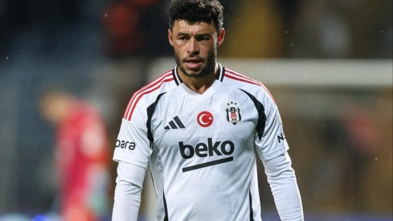 Alex Oxlade-Chamberlain 'offered' shock return to English football this summer