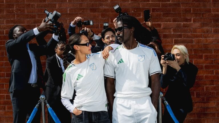 Retro jersey unveiled for 30th anniversary