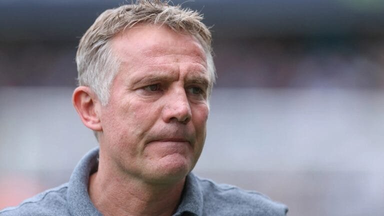 'Face of the club' - Wrexham want Championship rival to bolster their defence