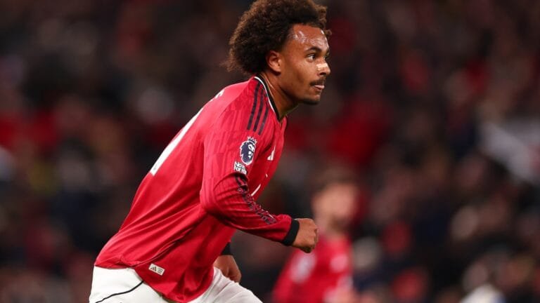 Joshua Zirkzee considering January exit after falling down Man United pecking order