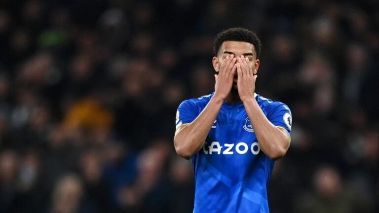 'Everybody thought it was my fault' - Mason Holgate 'exhausted' after leaving England but new club have revived career