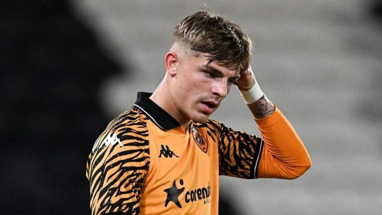 Former Manchester United star leaves Championship club after playing just five minutes of football